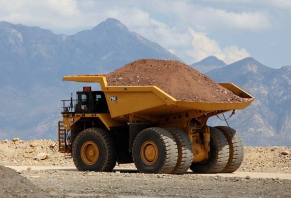Самые большие карьерные самосвалы CAT<sup><small>®</small></sup>