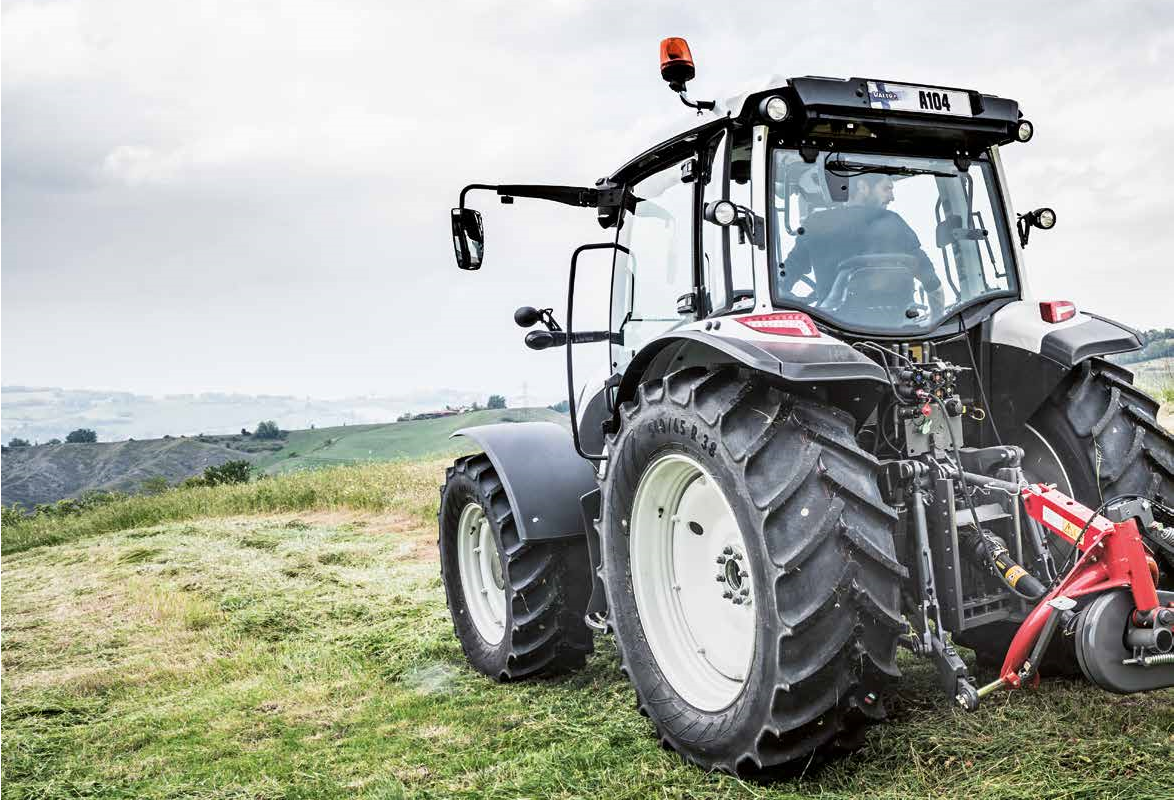 VALTRA A104