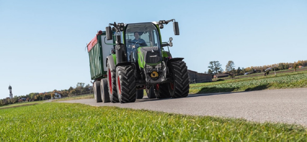 1180_548_fendt 300.jpg 1180_548_fendt 300.jpg